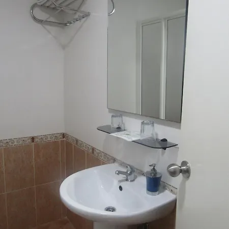 Andalucia בית הארחה 2*